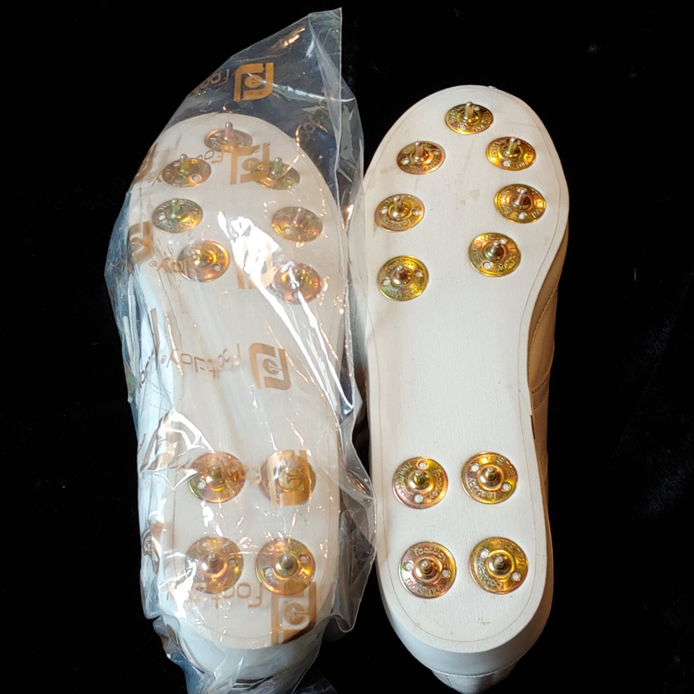 Foot-Joy White Leather Kiltie Golf Shoe - Picture 3 of 4